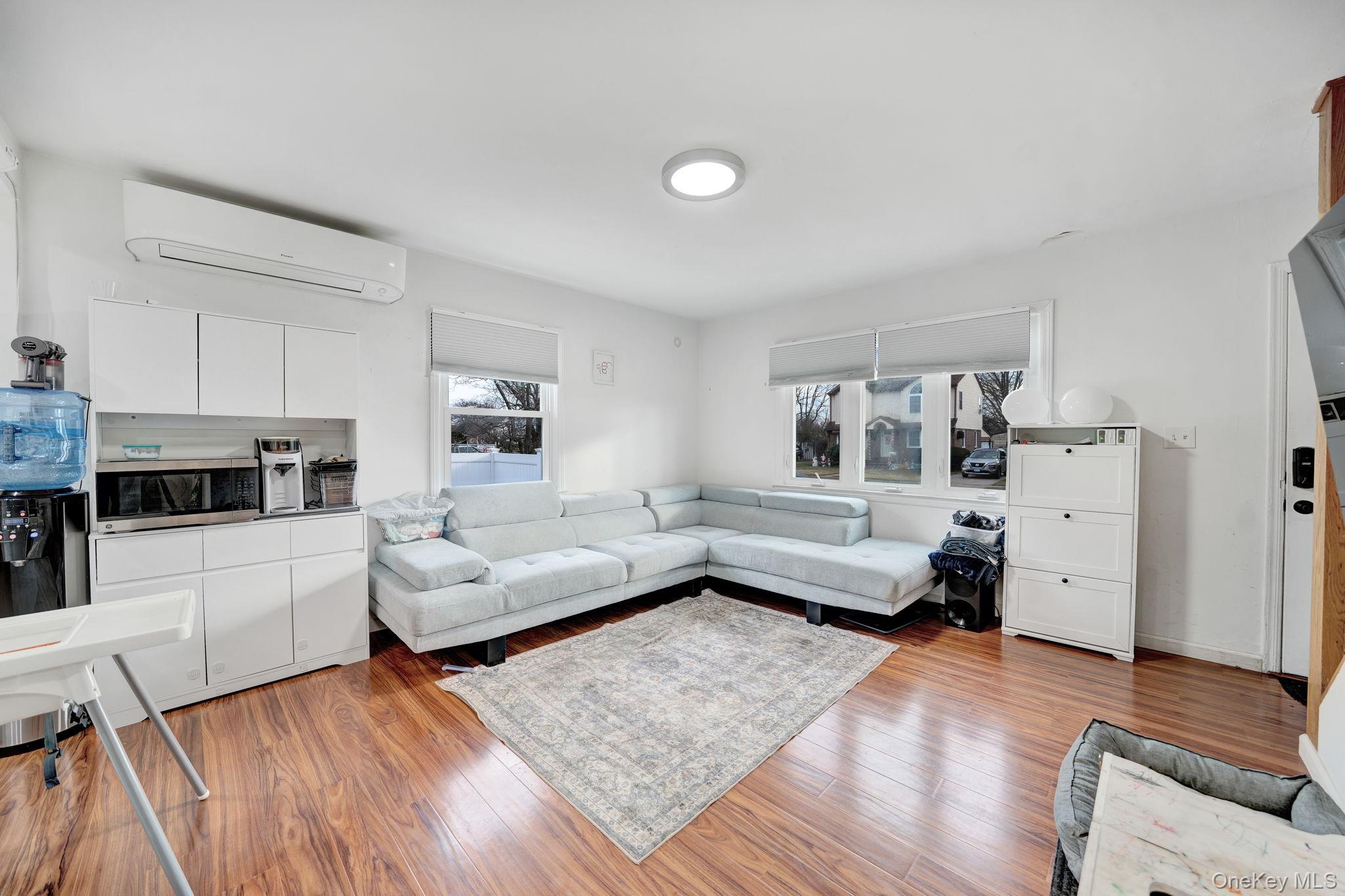 37 9th Street, Hicksville, NY 11801