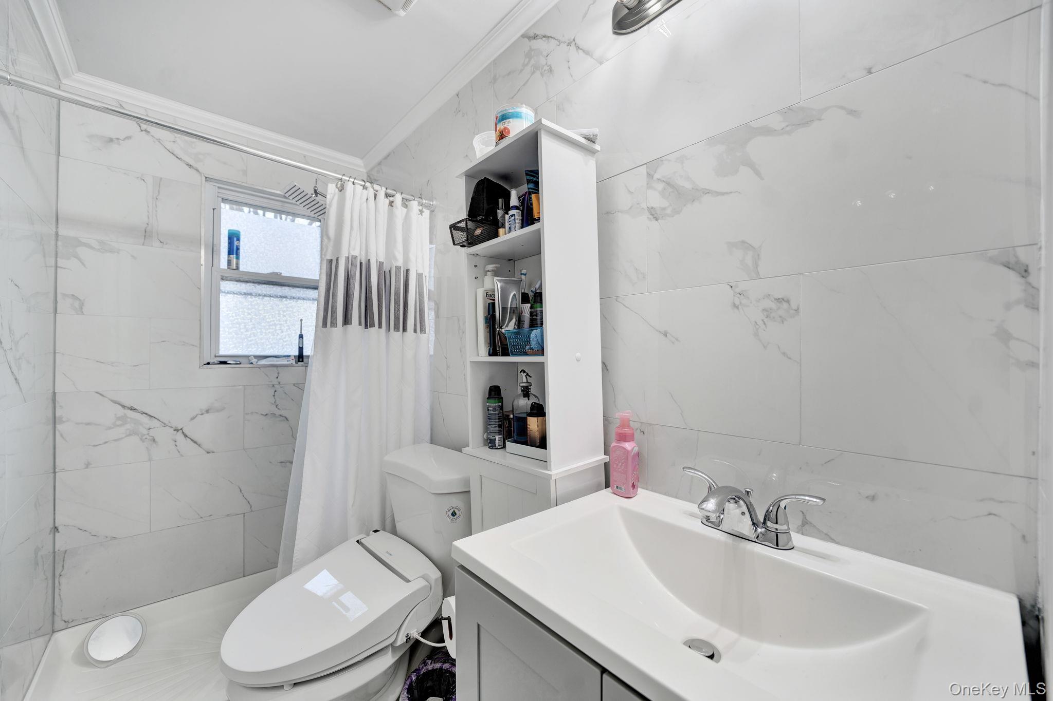 37 9th Street, Hicksville, NY 11801