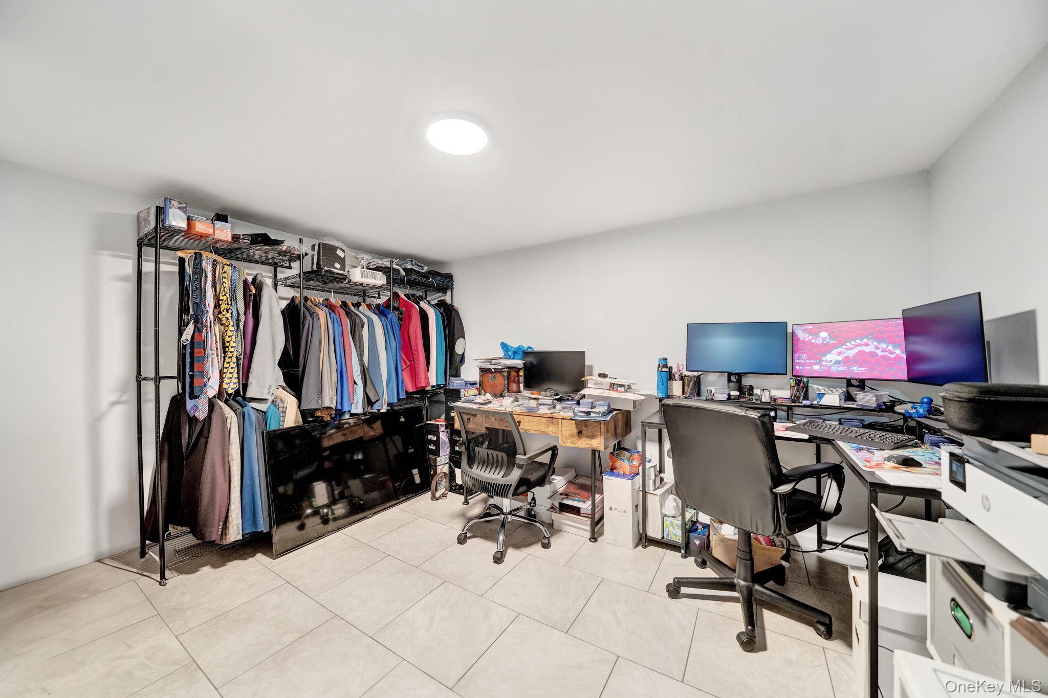 37 9th Street, Hicksville, NY 11801