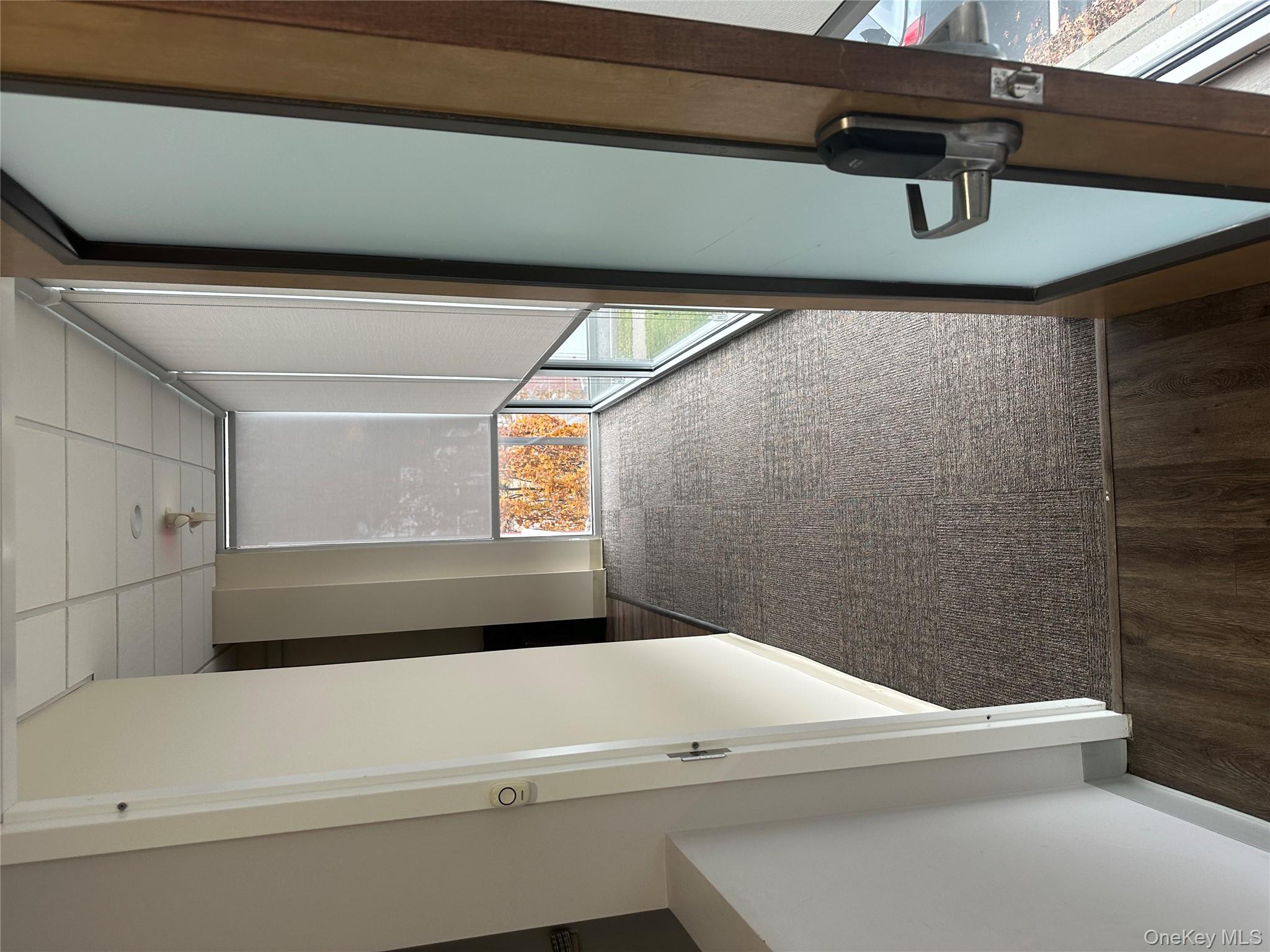 1092 W Jericho Turnpike # 2N, Commack, NY 11725