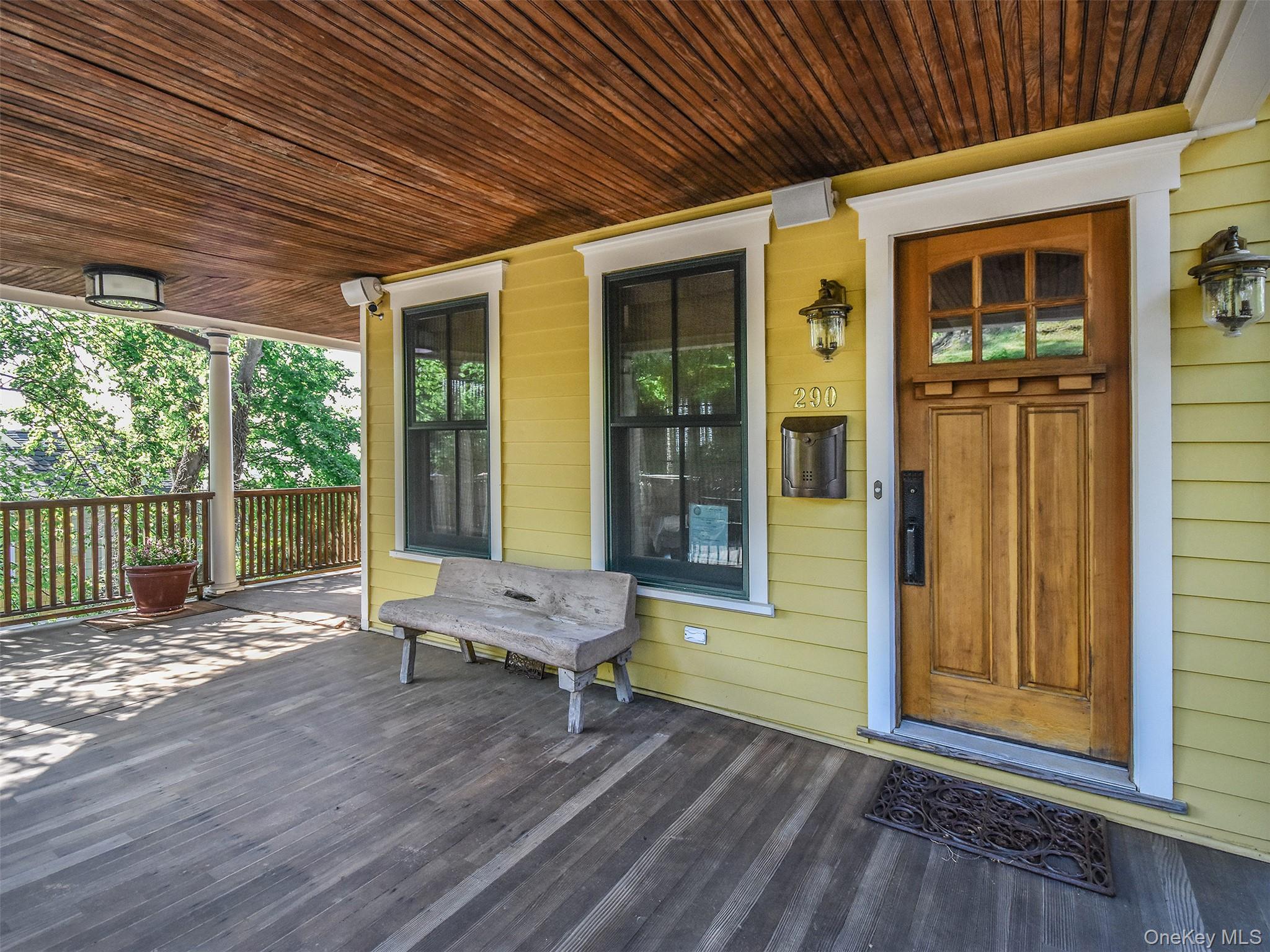 290 8th Avenue, Sea Cliff, NY 11579