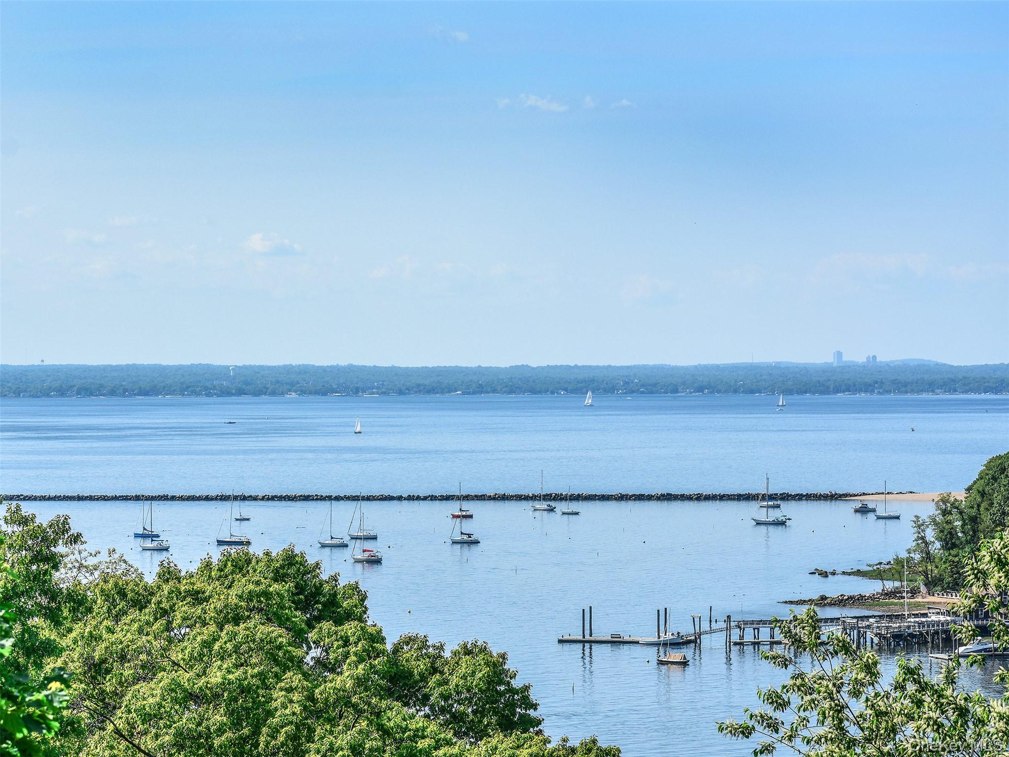 290 8th Avenue, Sea Cliff, NY 11579