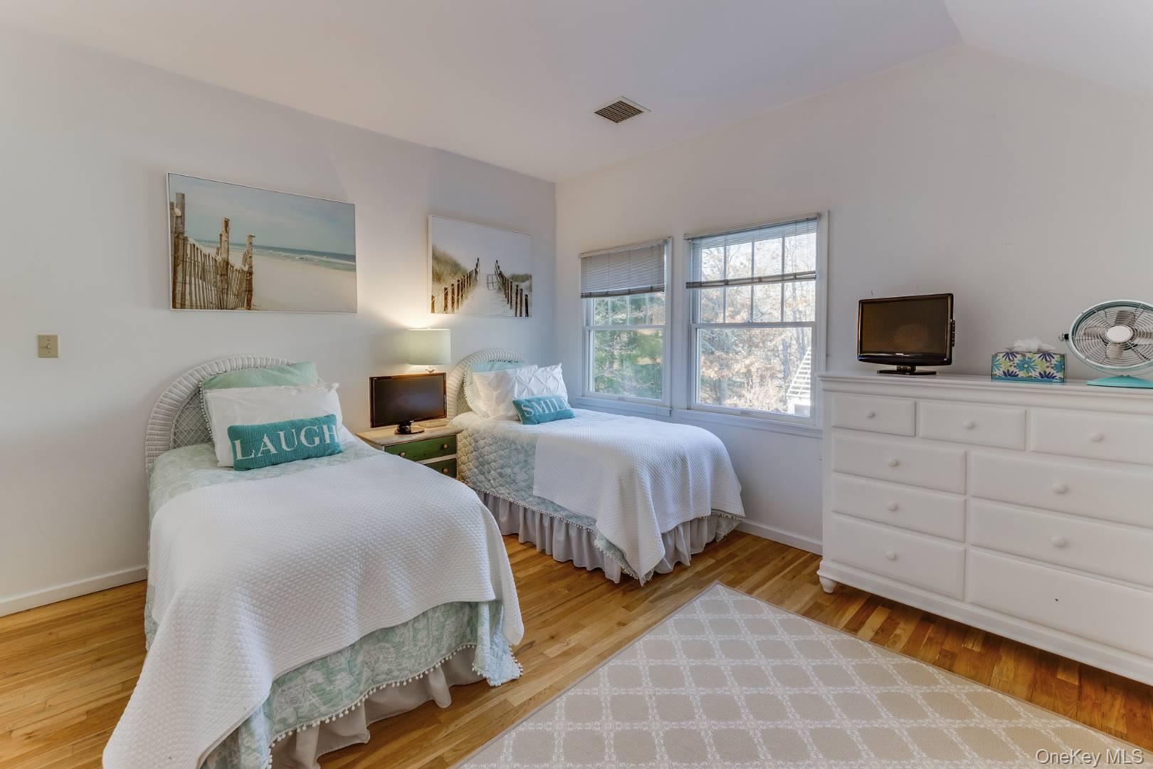 26 Horseshoe Drive, East Hampton, NY 11937