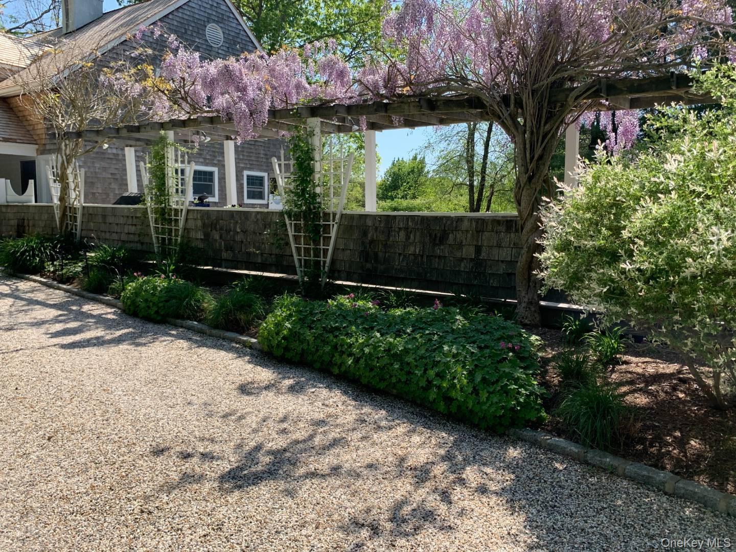 26 Horseshoe Drive, East Hampton, NY 11937