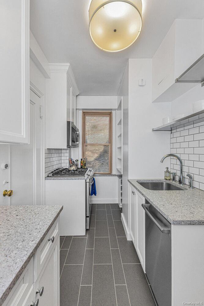 11 W 69TH Street # 2B, New York (Manhattan), NY 10023