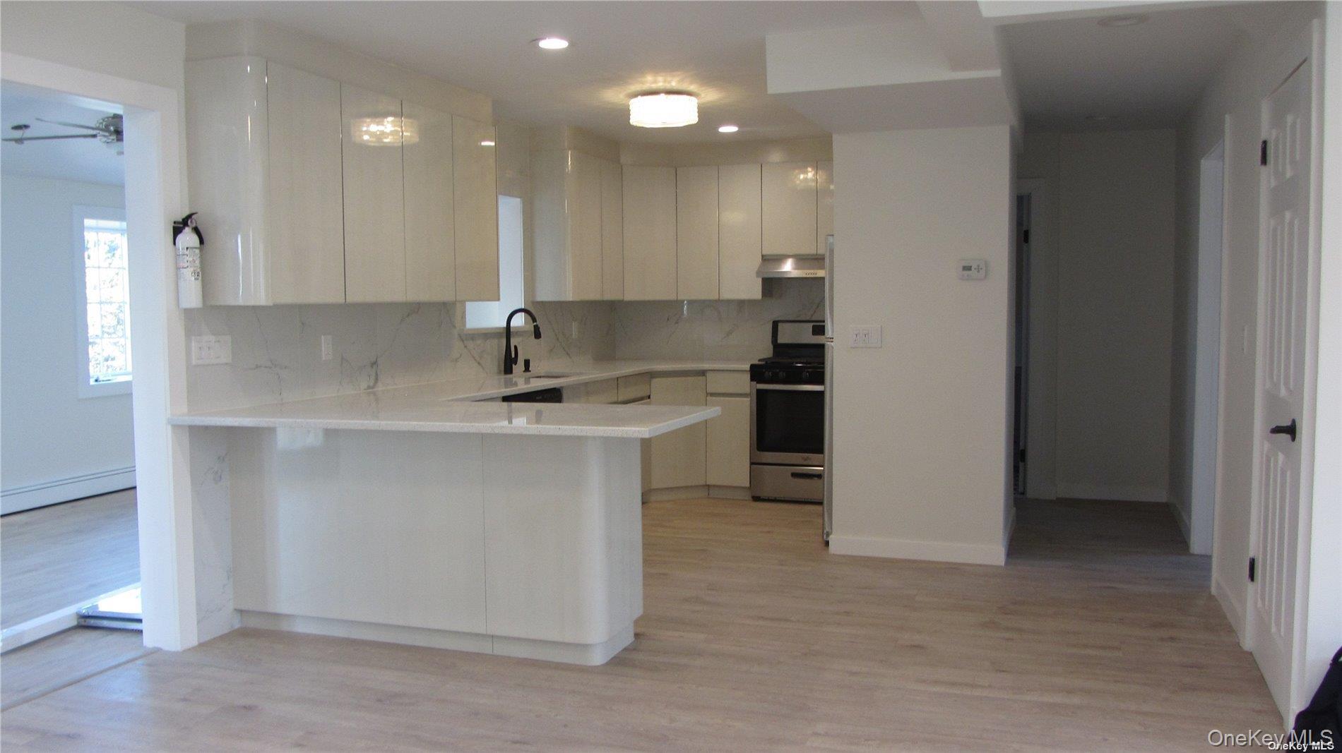 367 Columbus Parkway, Mineola, NY 11501