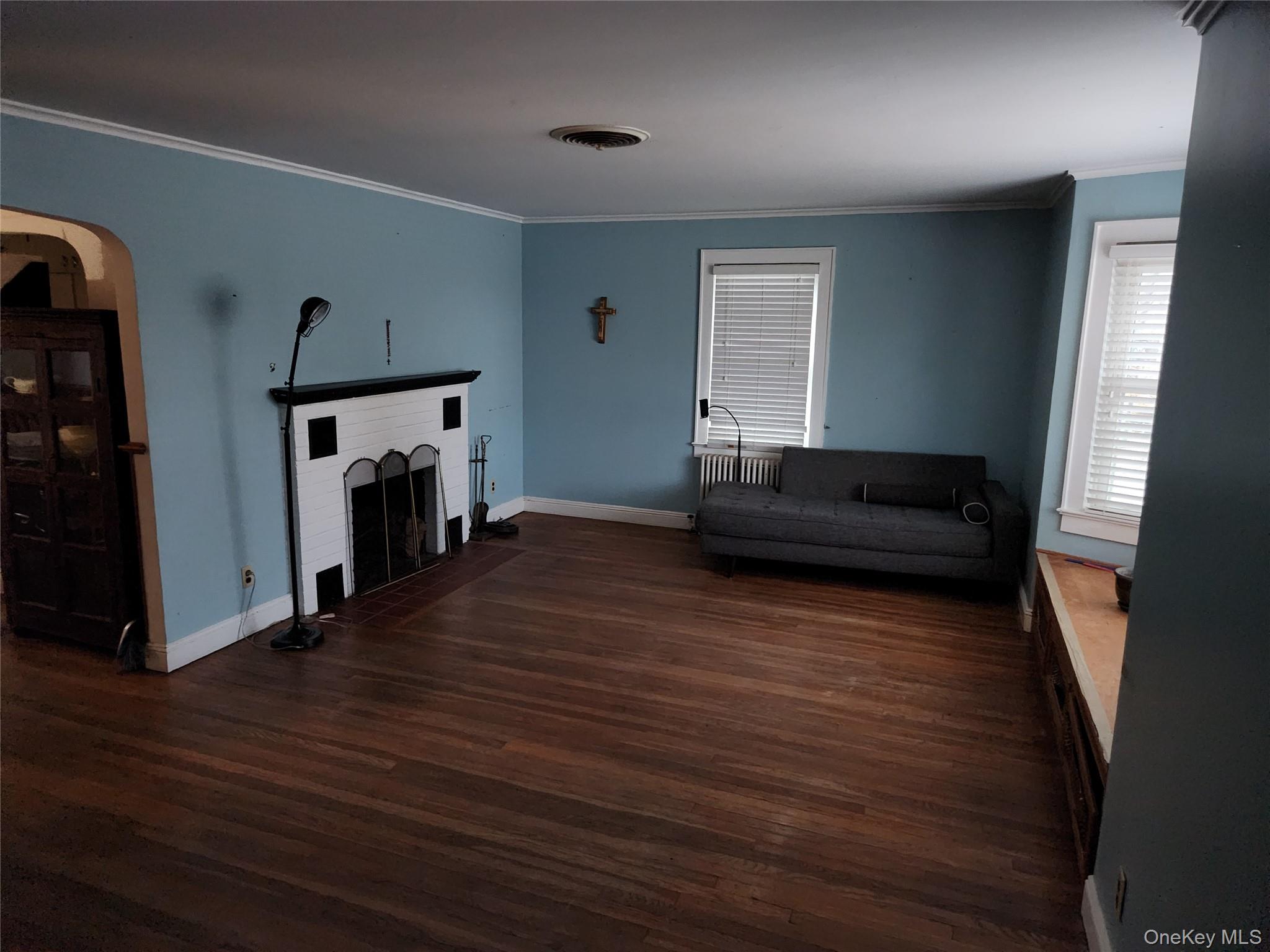 53 Riverside Drive, Riverhead, NY 11901