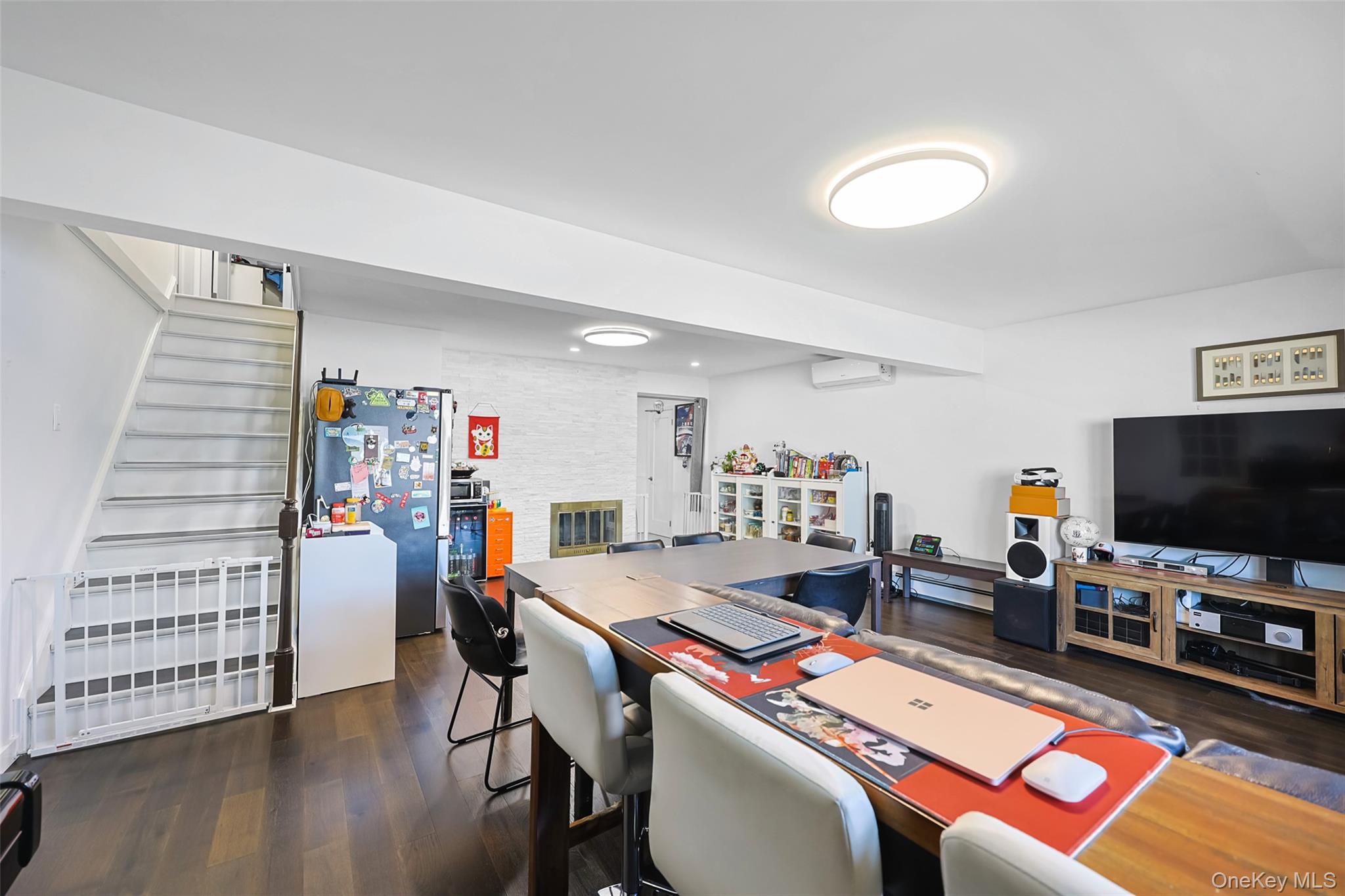 80 Cypress Lane E, Westbury, NY 11590