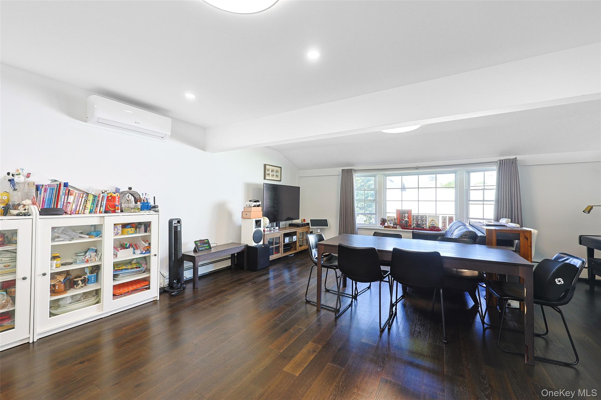 80 Cypress Lane E, Westbury, NY 11590