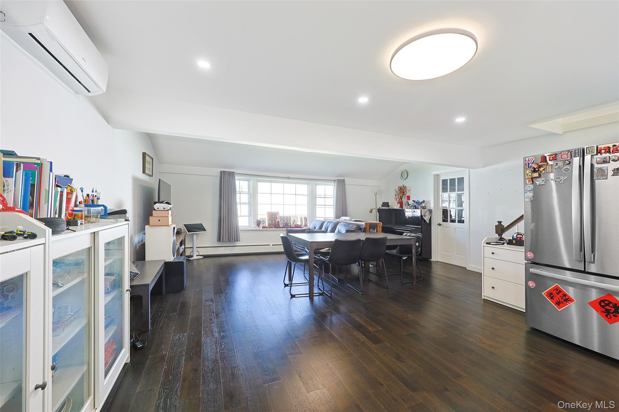 80 Cypress Lane E, Westbury, NY 11590