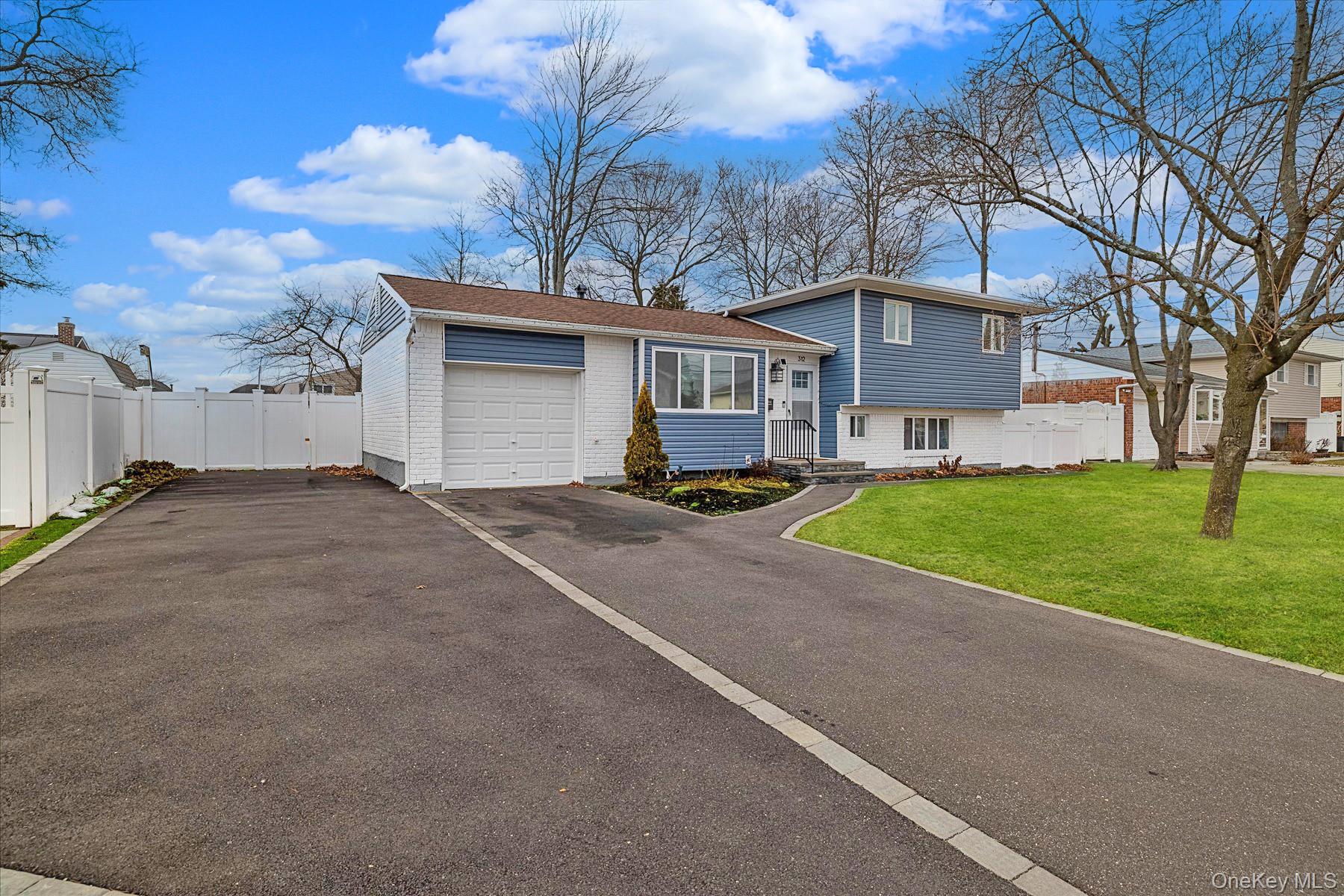 312 W 20th Street, Deer Park, NY 11729