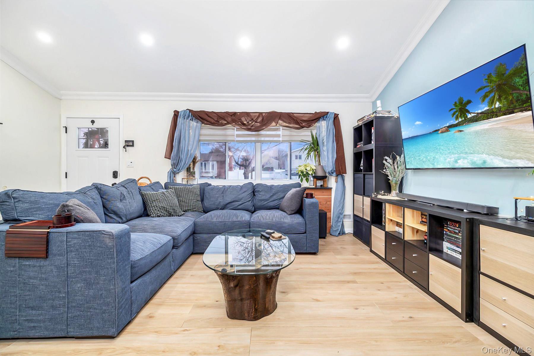 312 W 20th Street, Deer Park, NY 11729