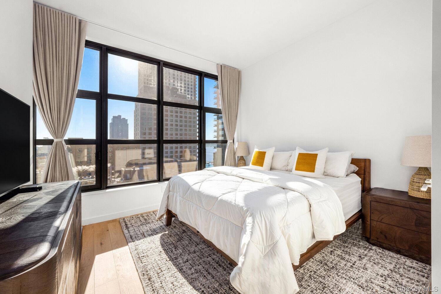 29 HURON Street # 10DE, Brooklyn, NY 11222