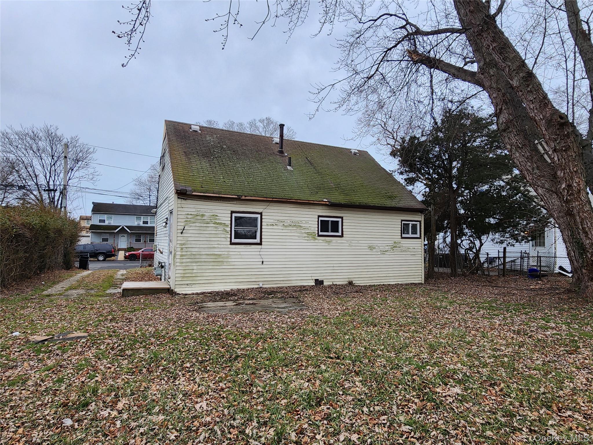 33 Parkway Boulevard, Wyandanch, NY 11798