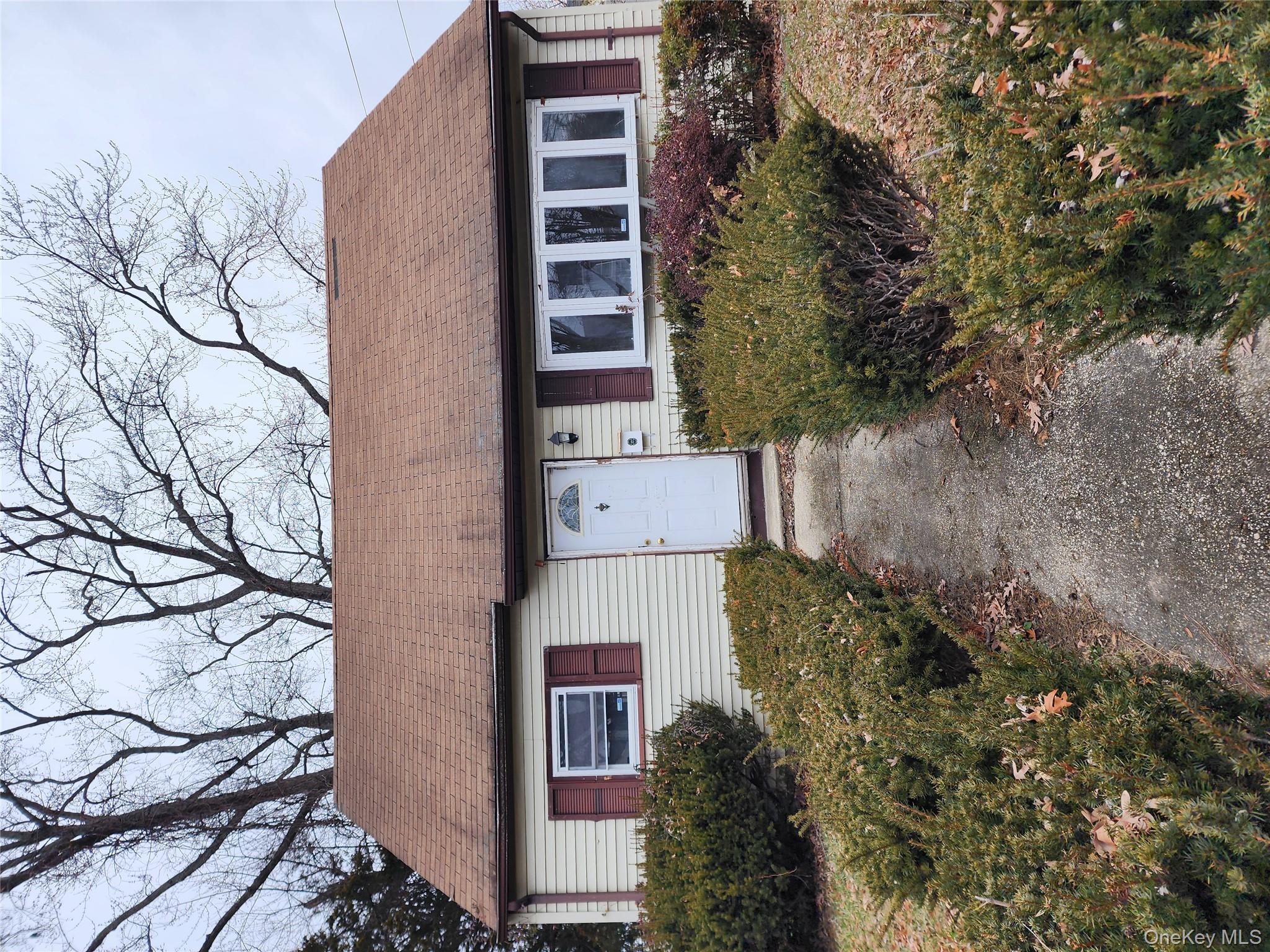 33 Parkway Boulevard, Wyandanch, NY 11798