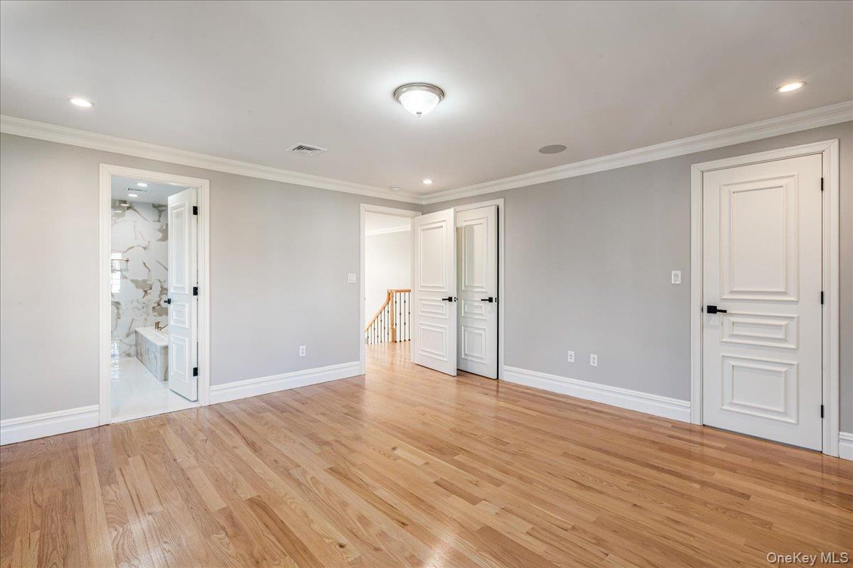 233-25 38th Drive, Douglaston, NY 11363