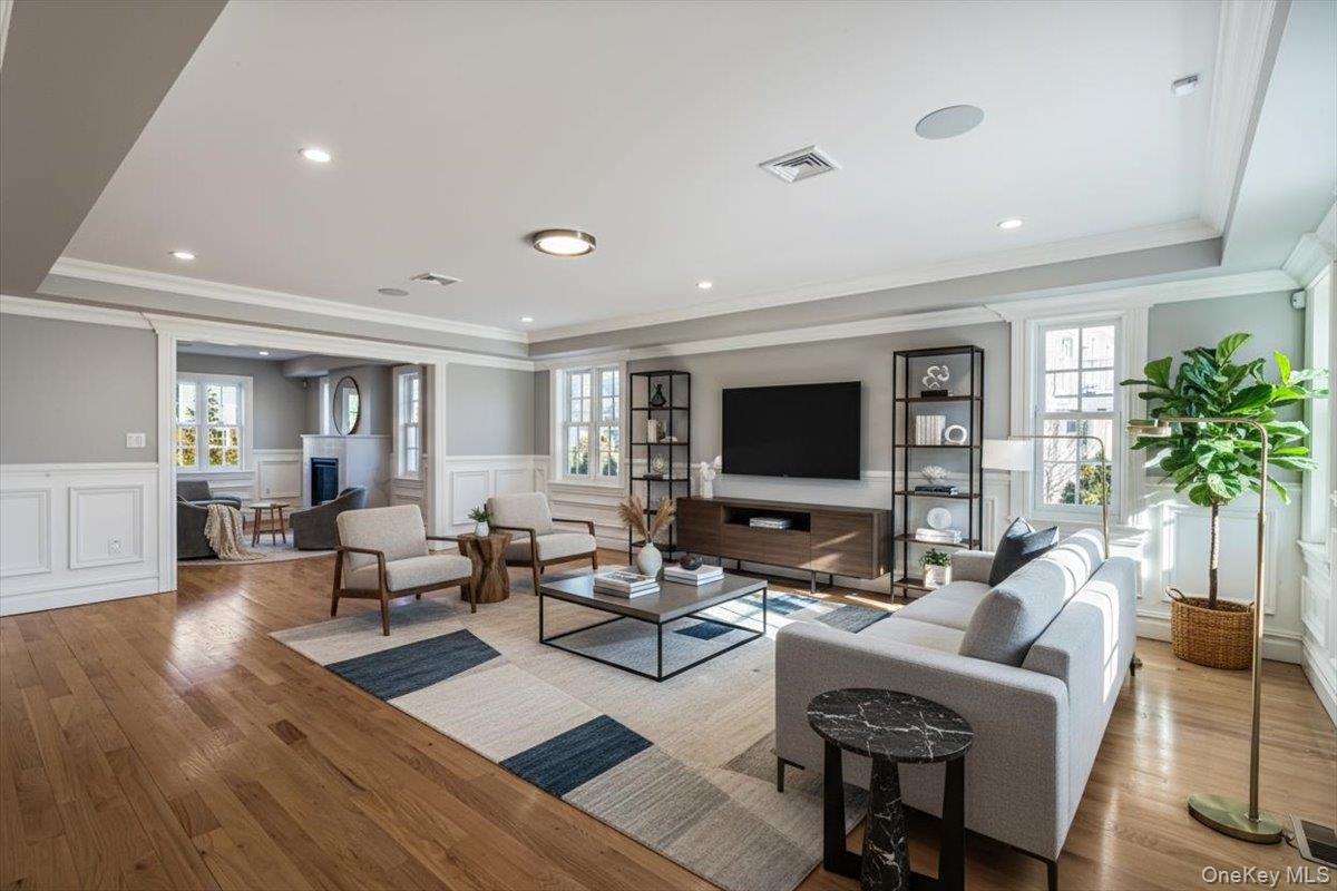 233-25 38th Drive, Douglaston, NY 11363