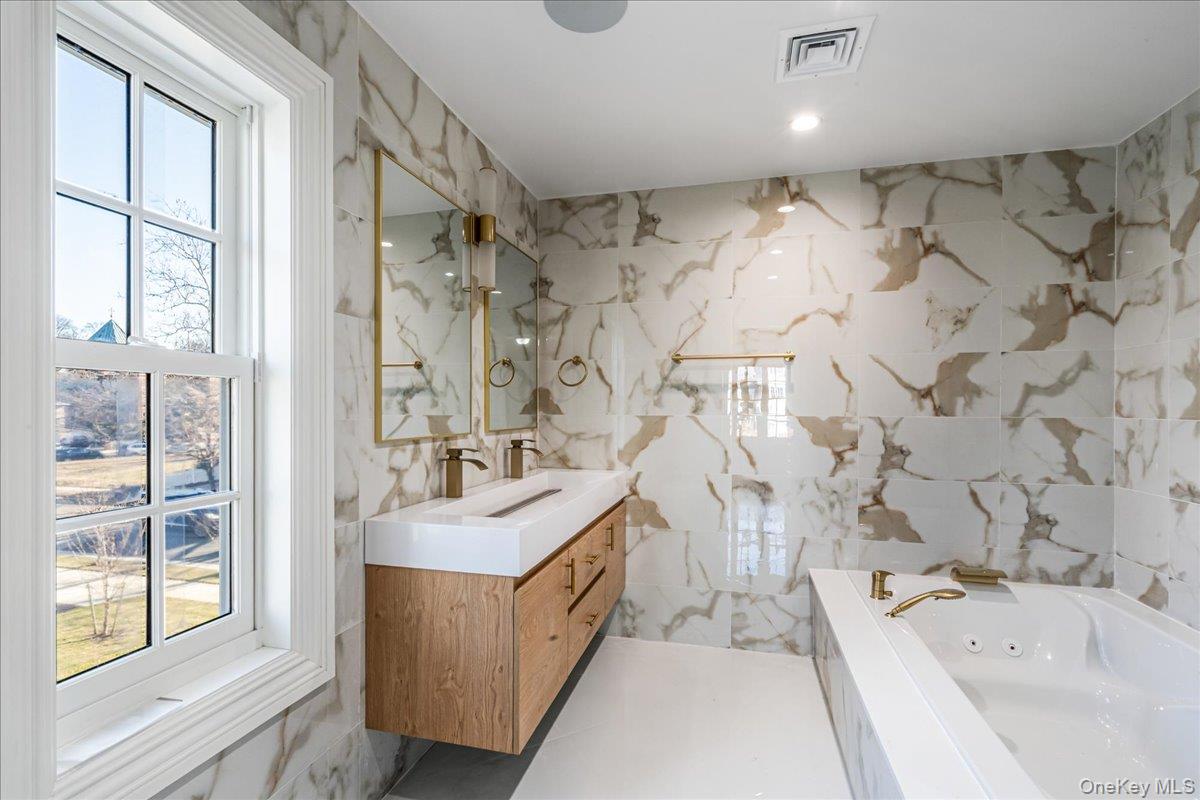 233-25 38th Drive, Douglaston, NY 11363