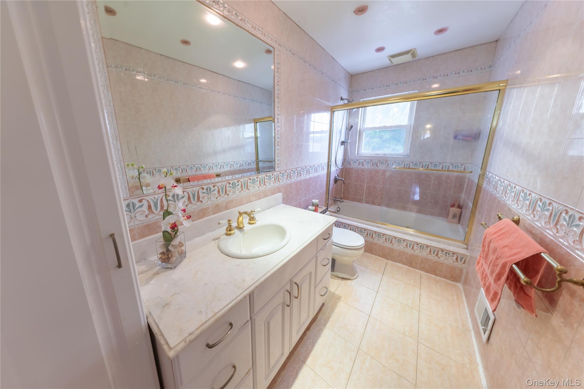 678 Front Street # E, Hempstead, NY 11550