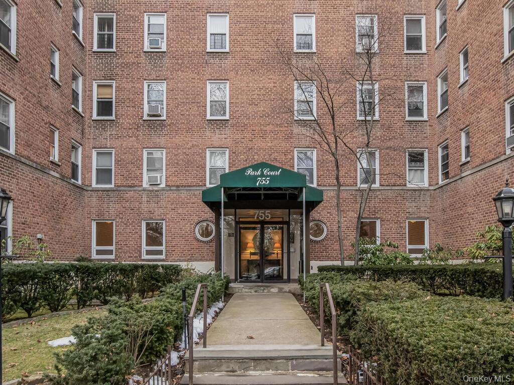 755 Bronx River Road # 2G, Bronxville, NY 10708
