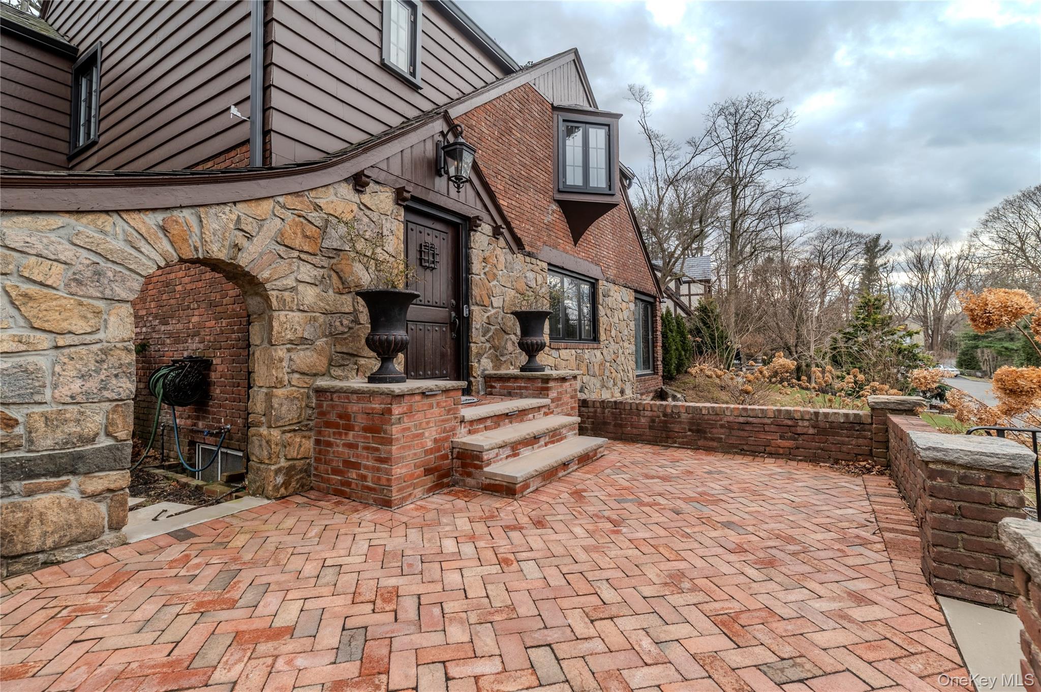 15 sinclair martin drive, Roslyn Estates, NY 11576