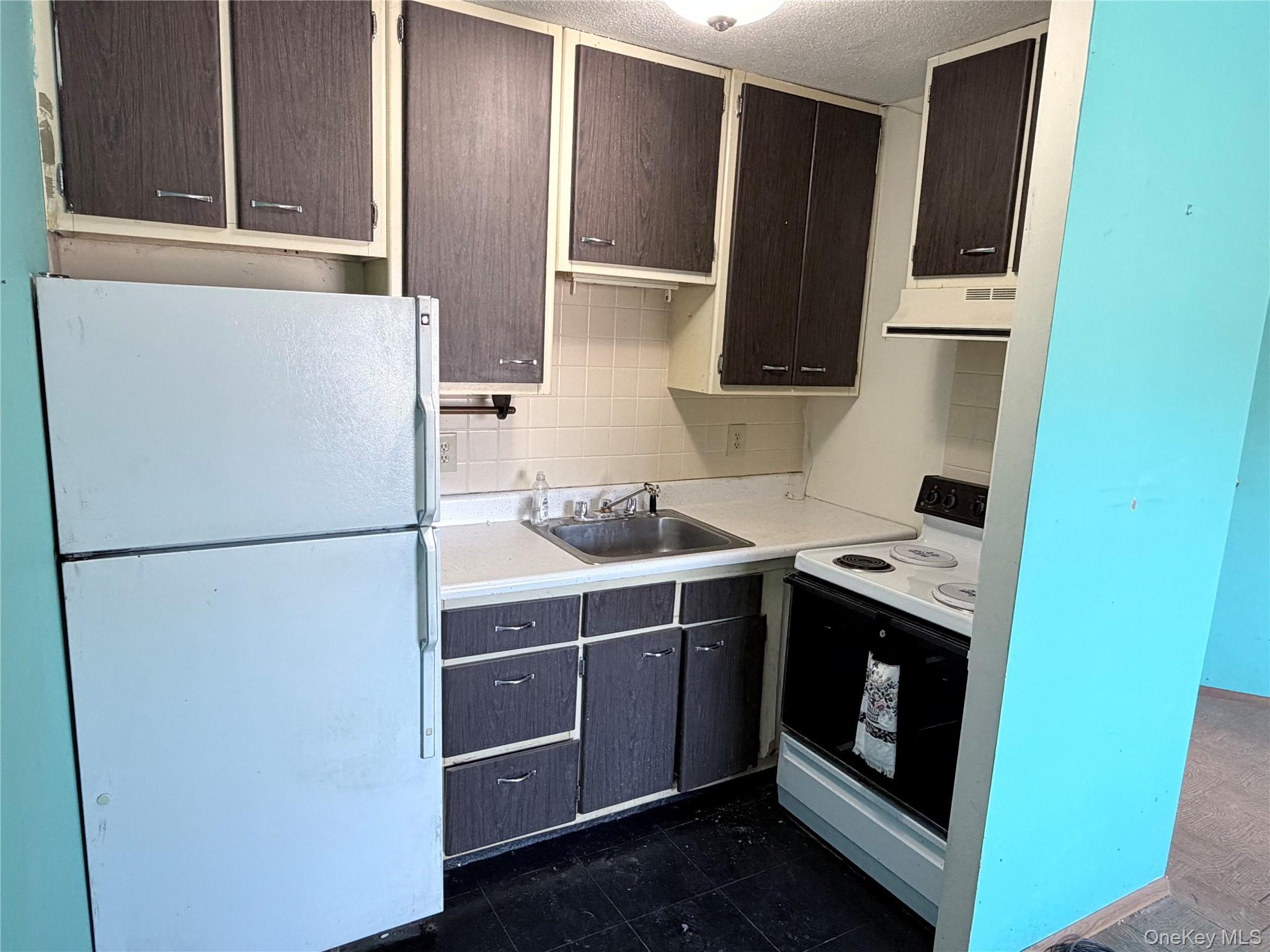 881 Albany Post Road # 21, New Paltz, NY 12561