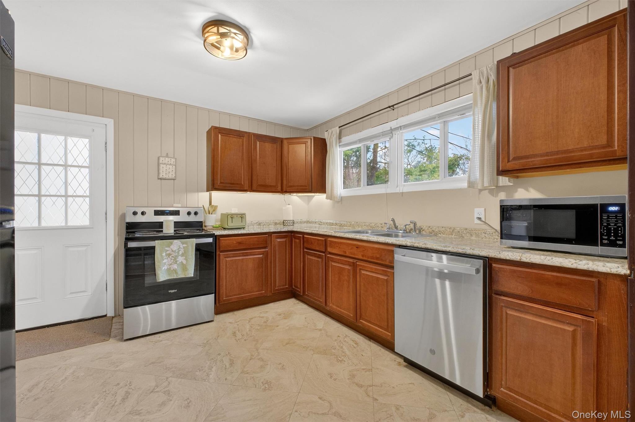 44 Legion Road, Poughkeepsie, NY 12601