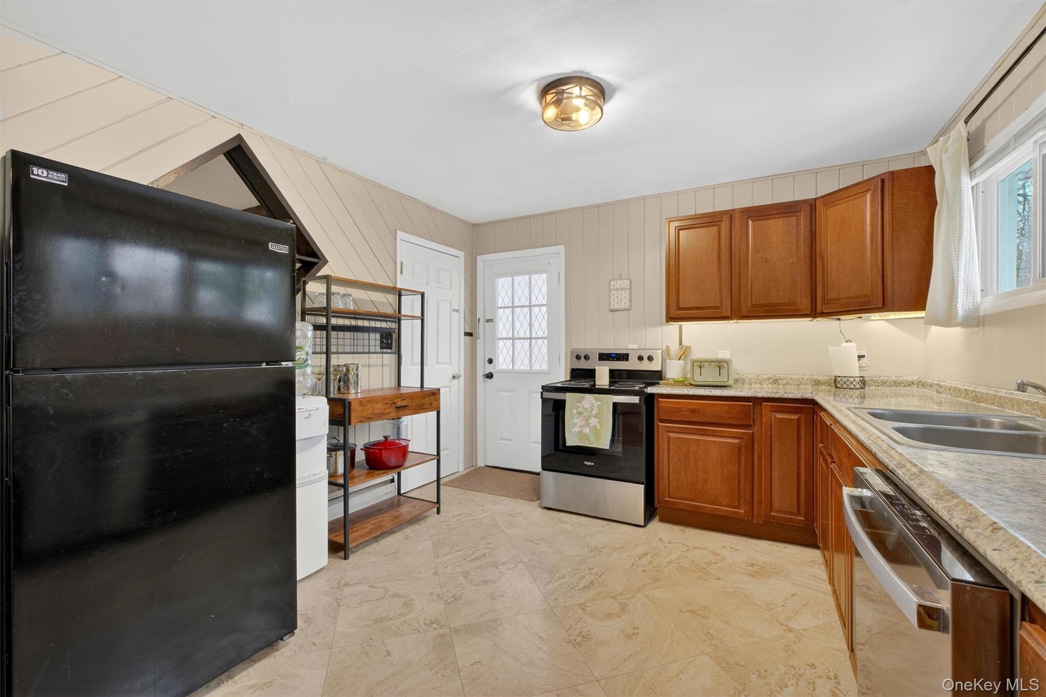 44 Legion Road, Poughkeepsie, NY 12601