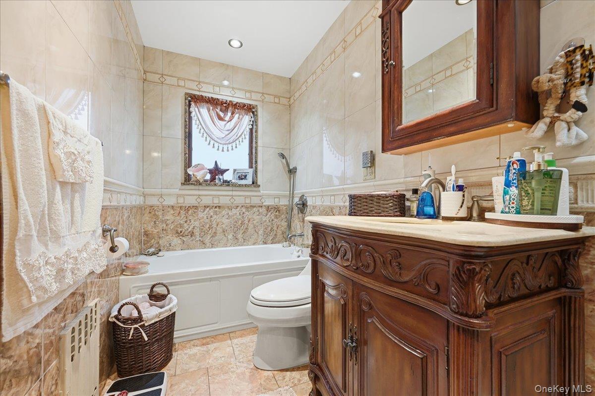 63-45 77th Place, Middle Village, NY 11379