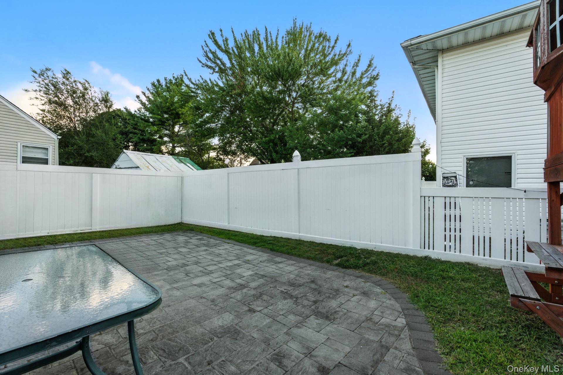 40 Hendrickson Avenue, Lynbrook, NY 11563