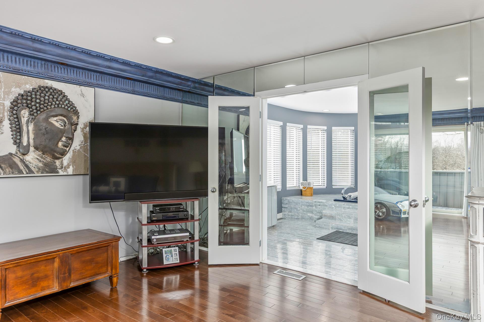 83 Cliff Road, Port Jefferson, NY 11777