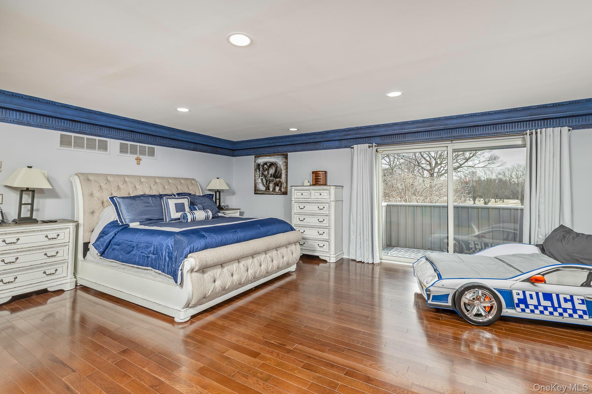 83 Cliff Road, Port Jefferson, NY 11777