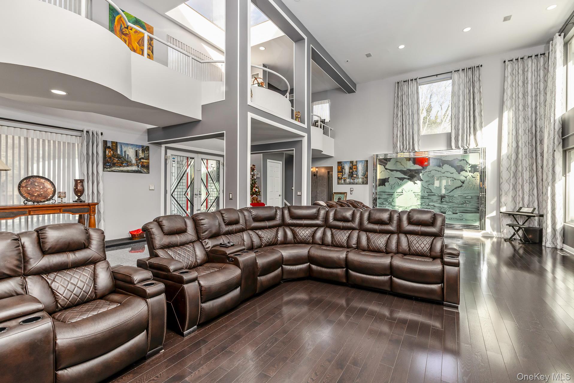 83 Cliff Road, Port Jefferson, NY 11777