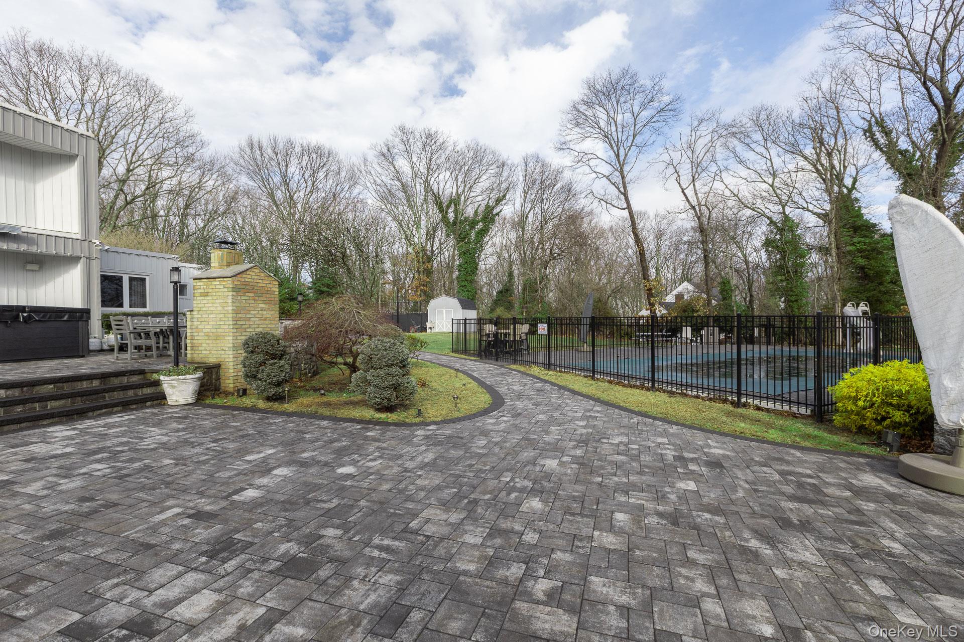 83 Cliff Road, Port Jefferson, NY 11777