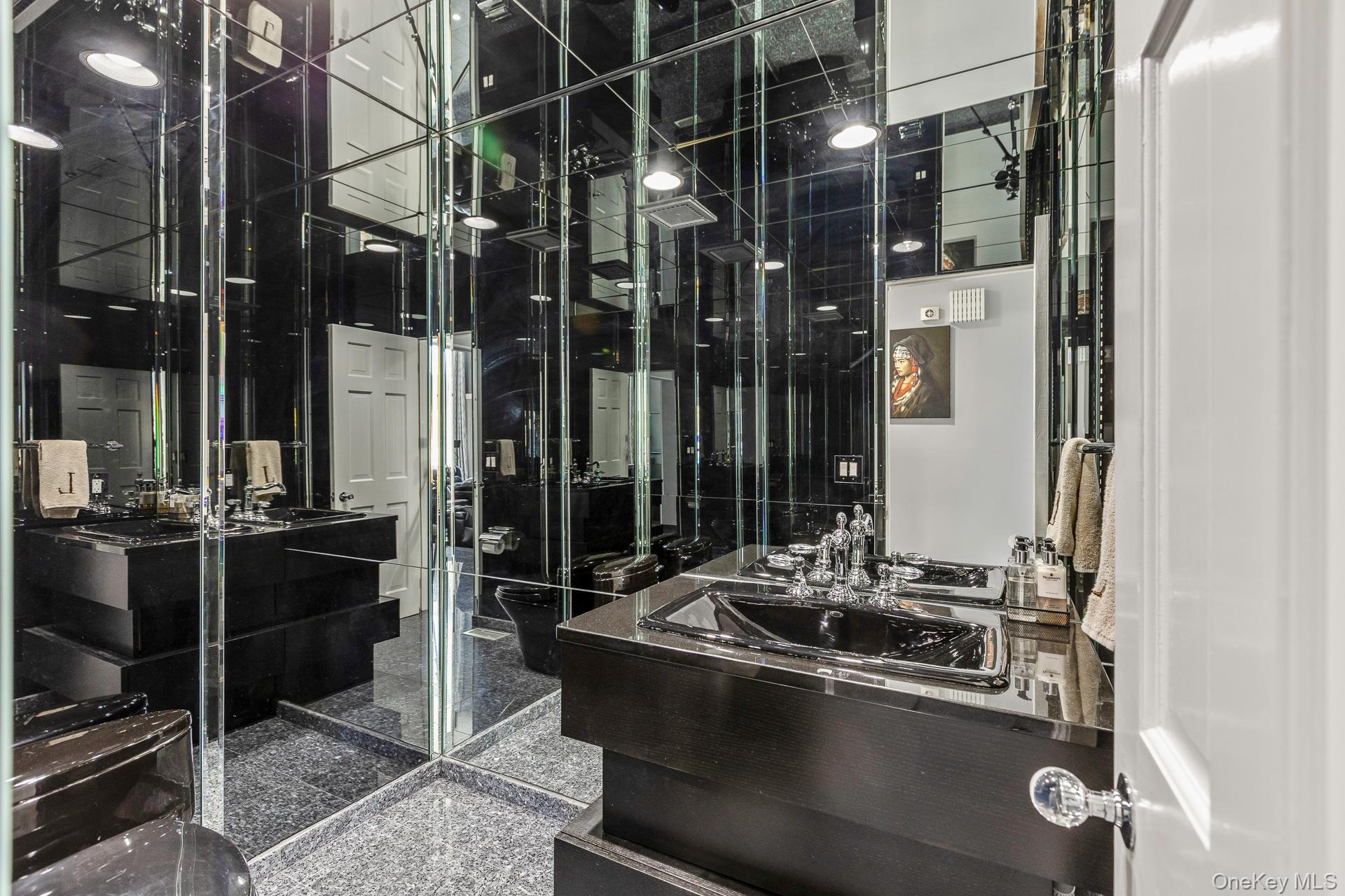 83 Cliff Road, Port Jefferson, NY 11777