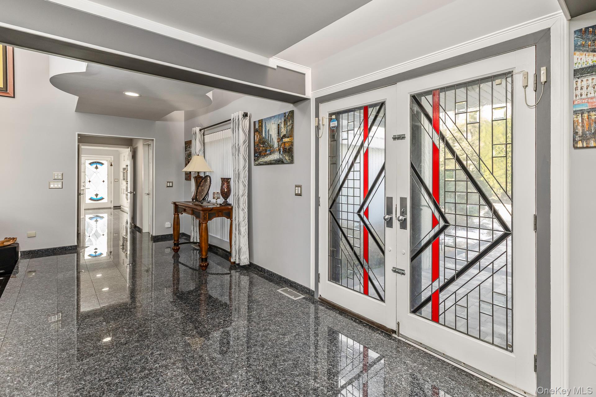 83 Cliff Road, Port Jefferson, NY 11777