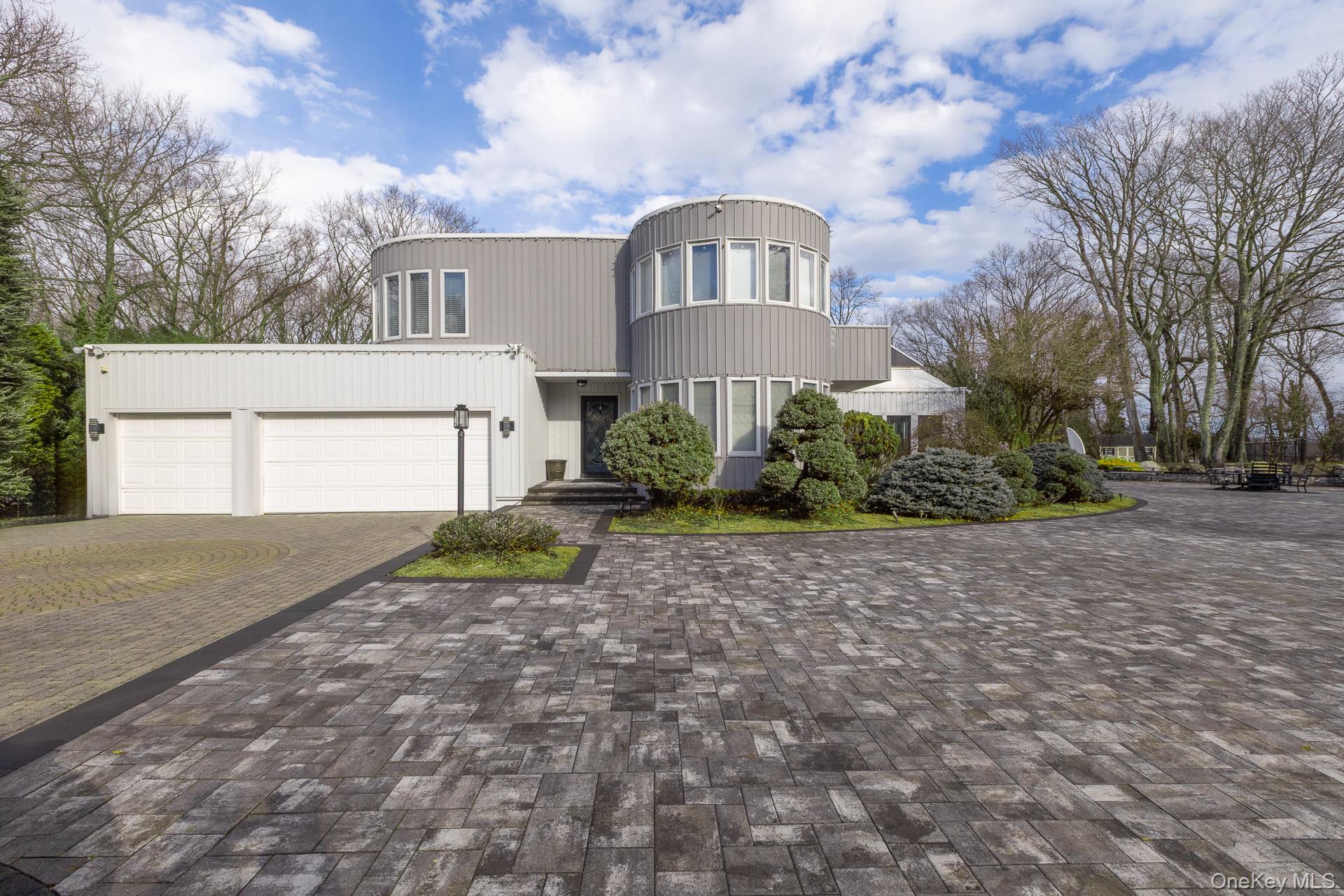 83 Cliff Road, Port Jefferson, NY 11777