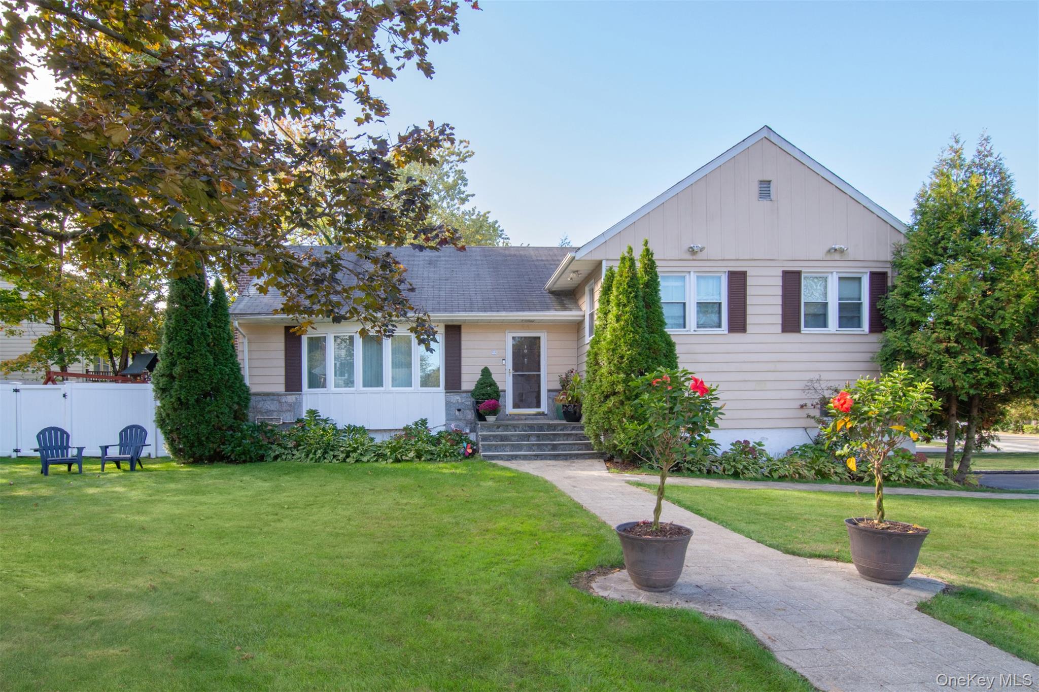 99 Amherst Drive, New Rochelle, NY 10804