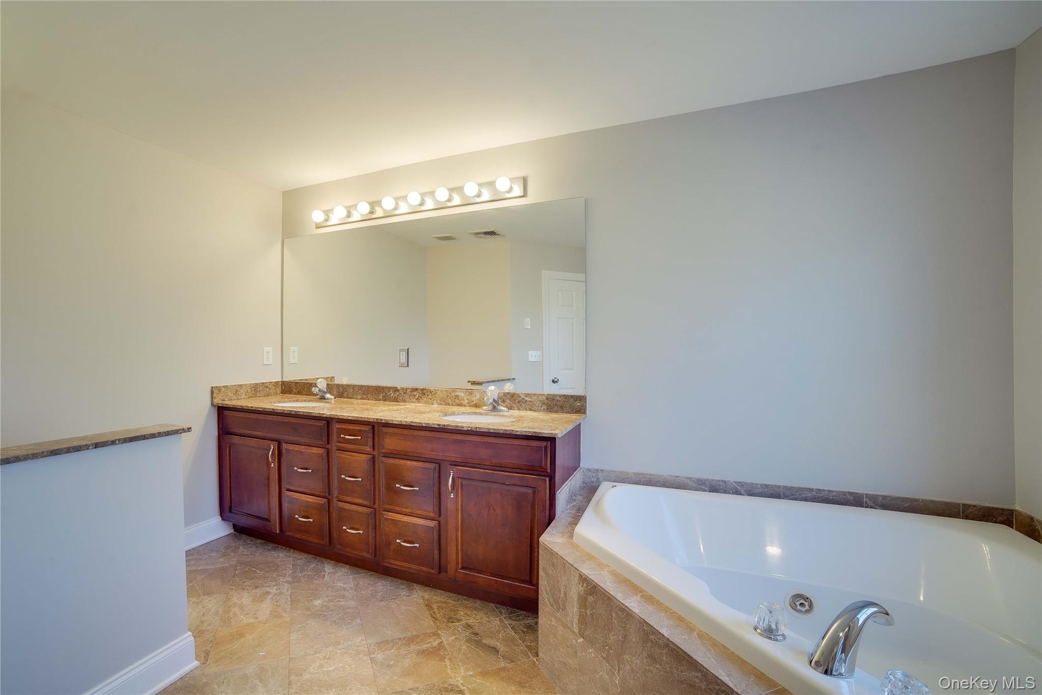 25 Augusta Drive, Cortlandt Manor, NY 10567