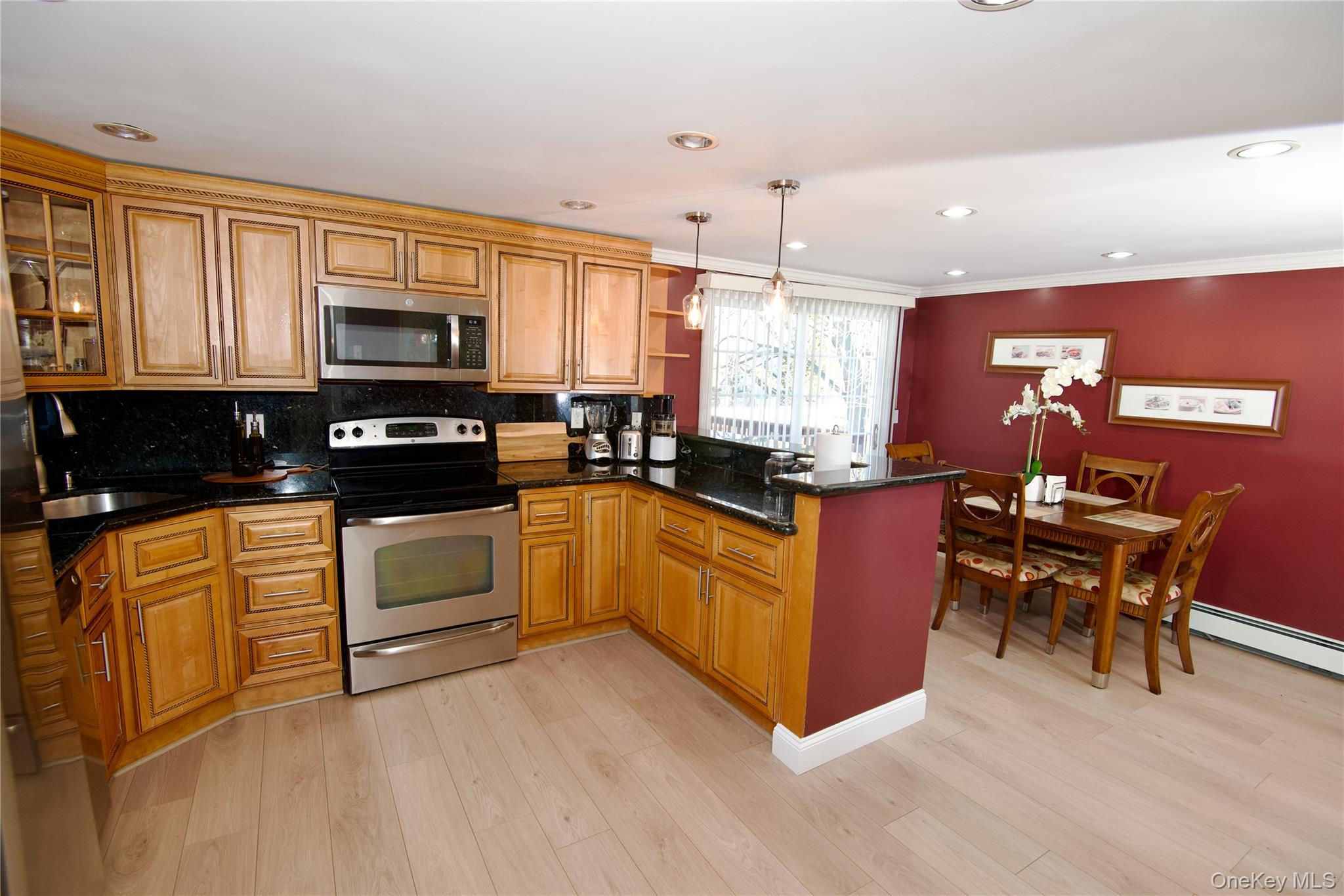 528 14th Street, West Babylon, NY 11704