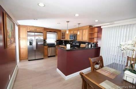 528 14th Street, West Babylon, NY 11704