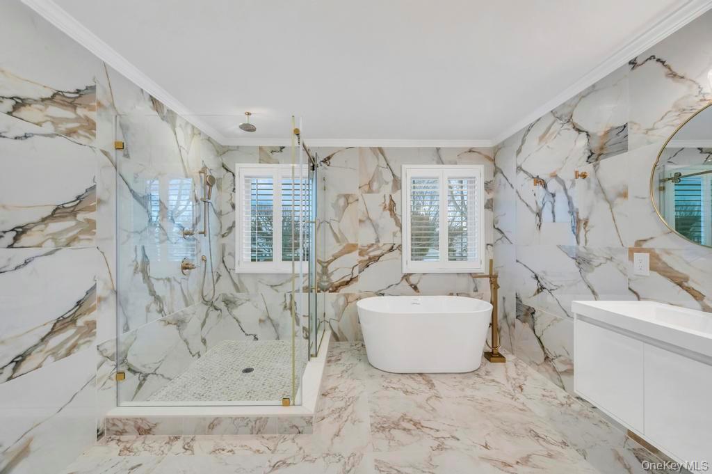 185 9th Street, Hicksville, NY 11801