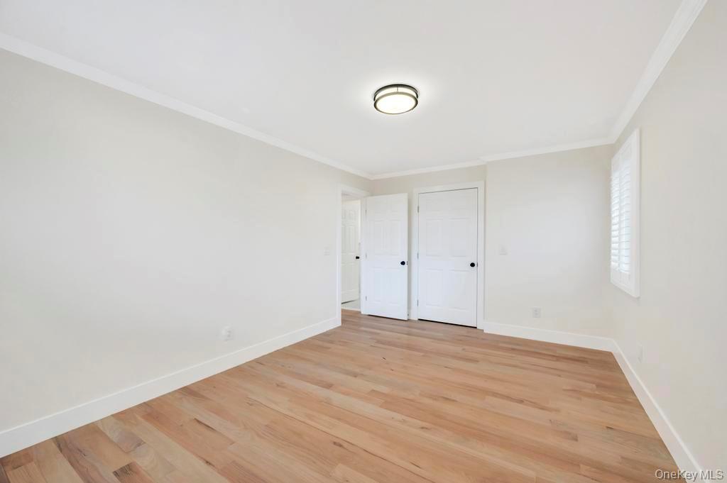 185 9th Street, Hicksville, NY 11801