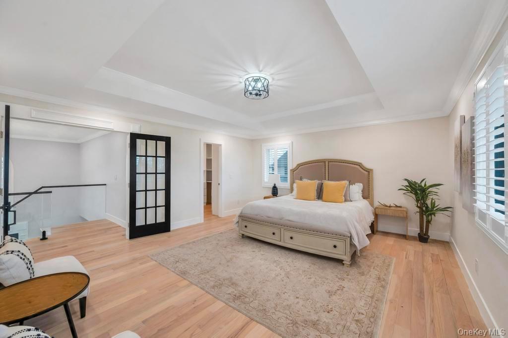 185 9th Street, Hicksville, NY 11801