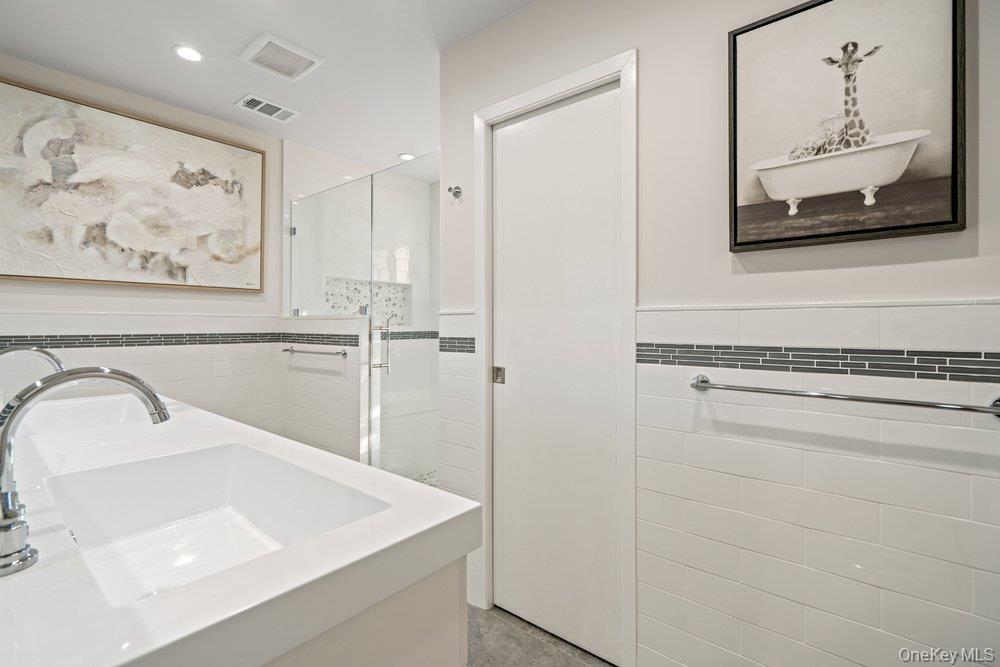 230 Hamlet Drive, Jericho, NY 11753