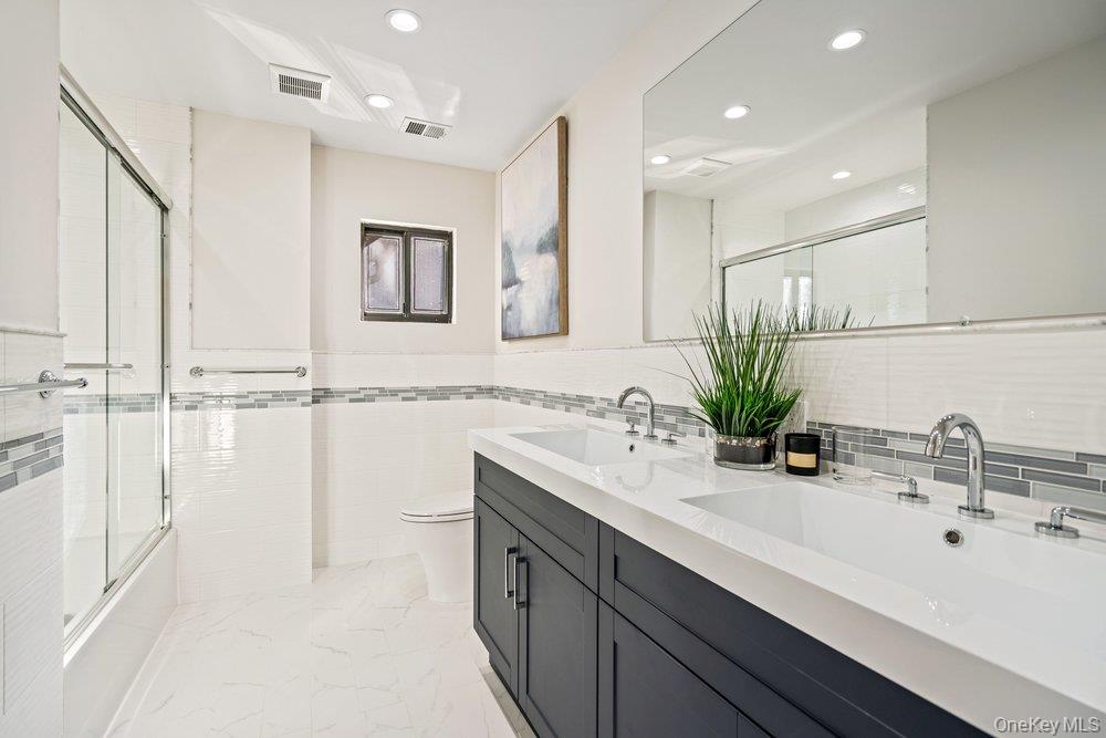 230 Hamlet Drive, Jericho, NY 11753