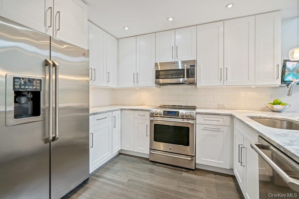 230 Hamlet Drive, Jericho, NY 11753