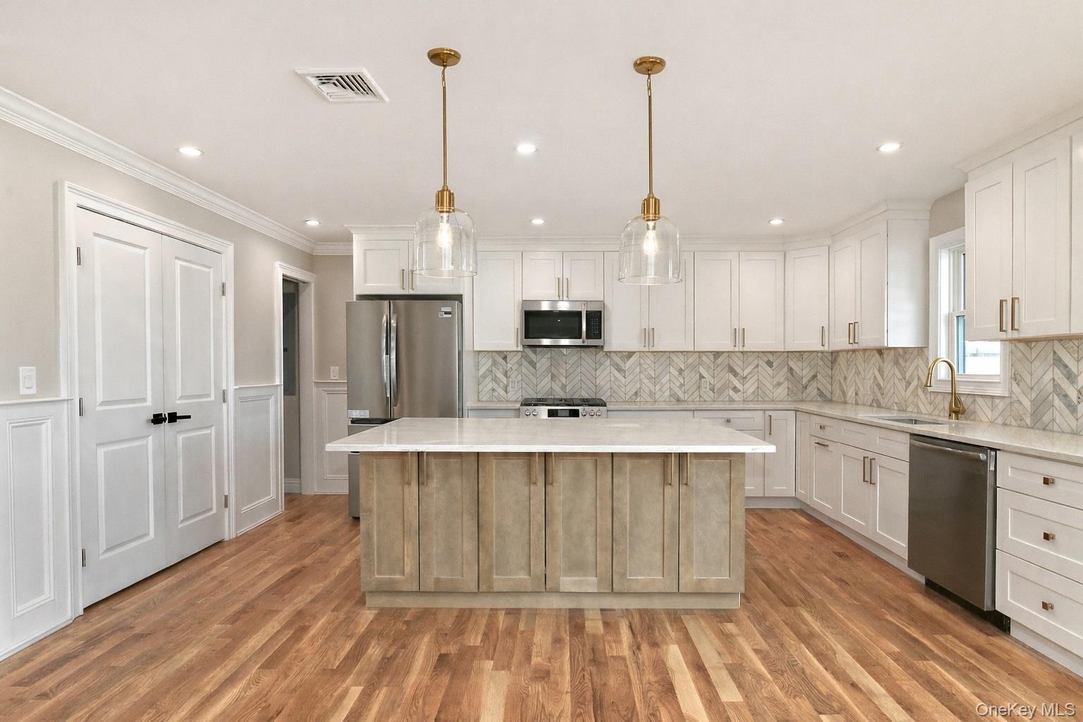 1903 George Court, Merrick, NY 11566