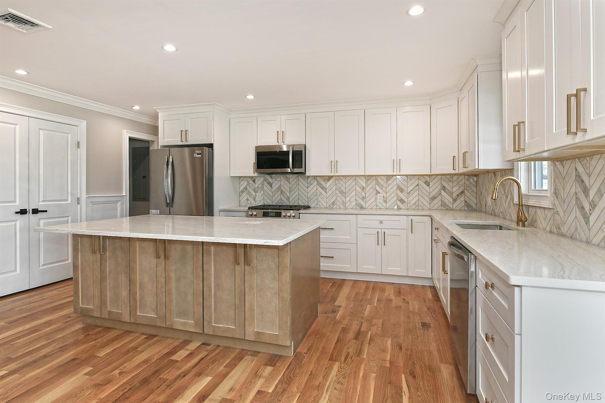 1903 George Court, Merrick, NY 11566