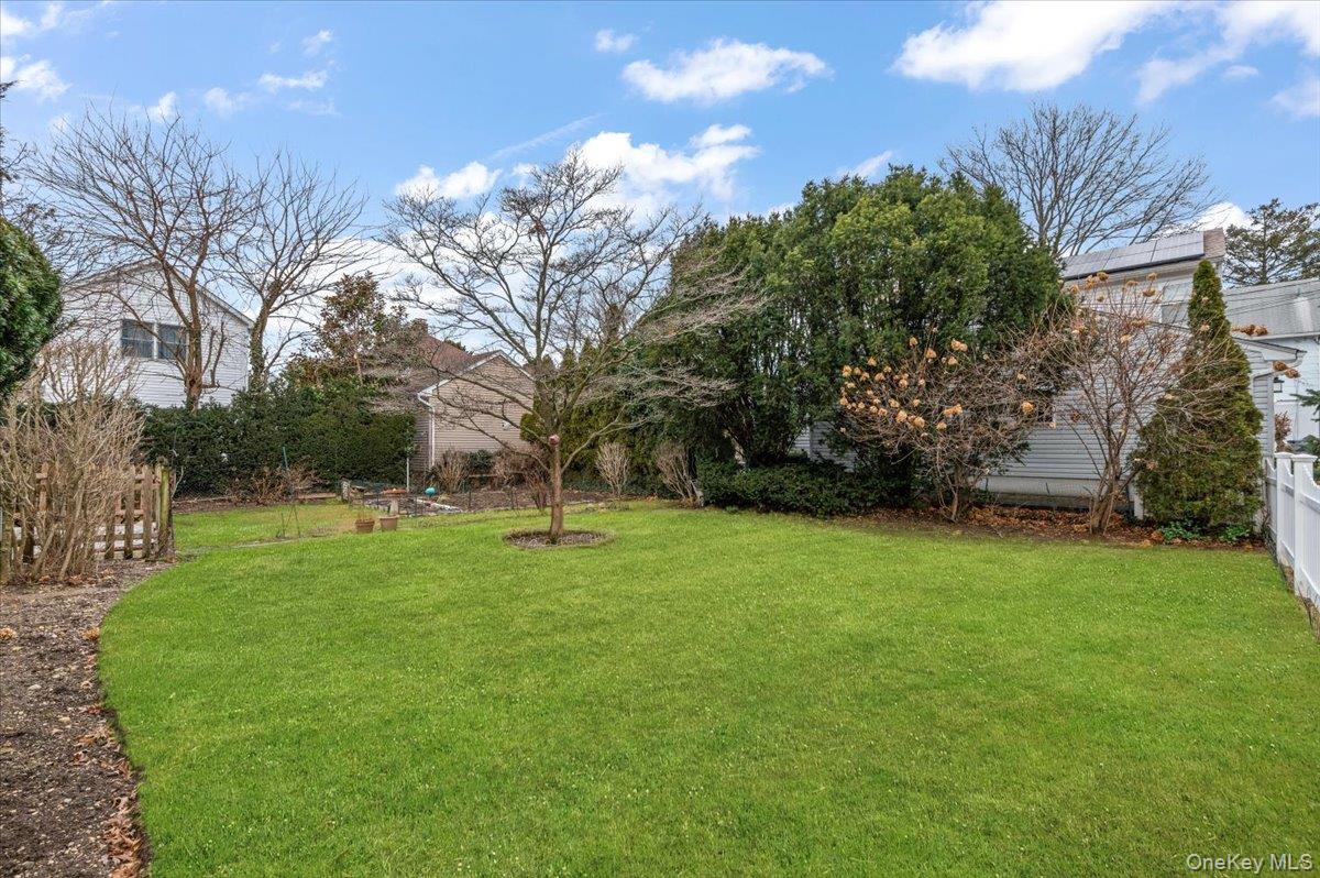 13 Elm Street, Greenvale, NY 11548